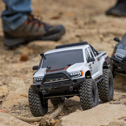 1/10 SCX10 III Base Camp 4X4 RTR Brushed Rock Crawler, White