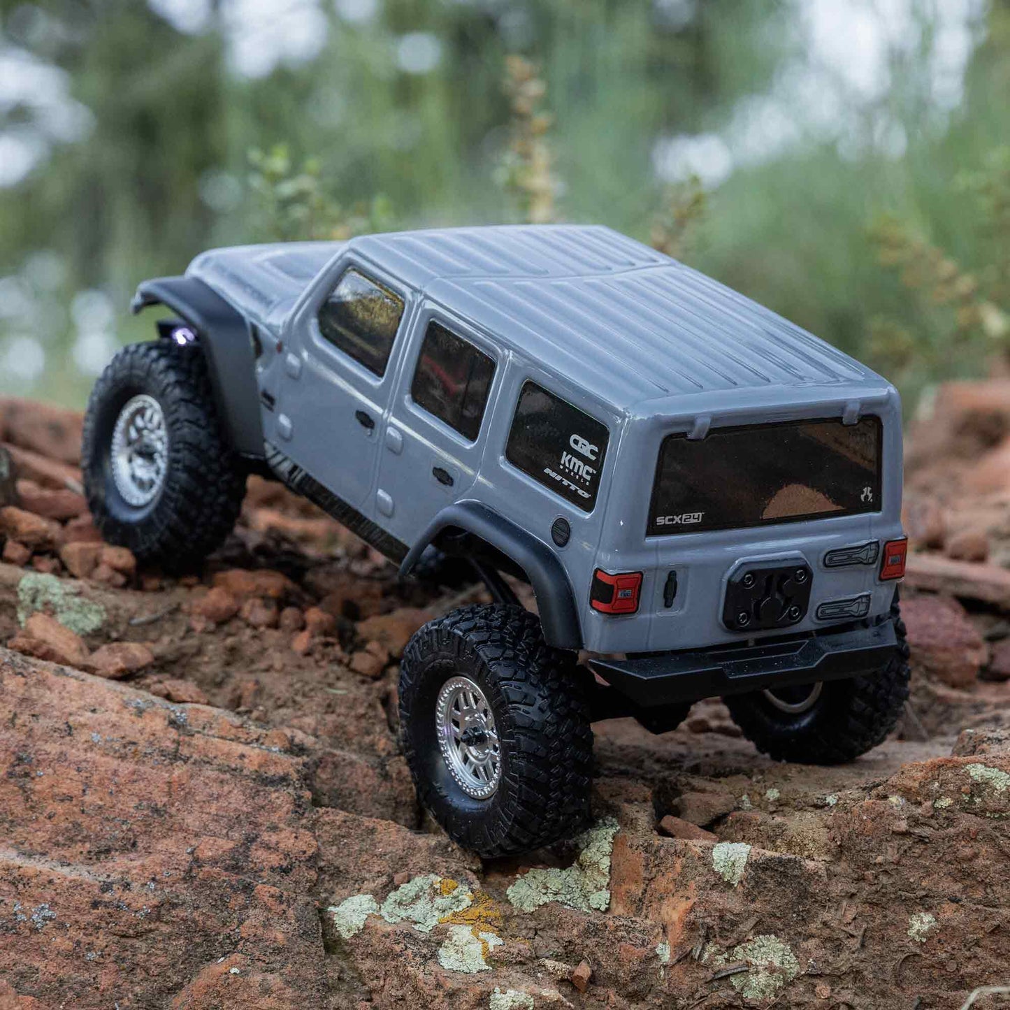 Axial 1/24 SCX24 Jeep Wrangler JLU 4X4 Rock Crawler Brushed RTR, Gray