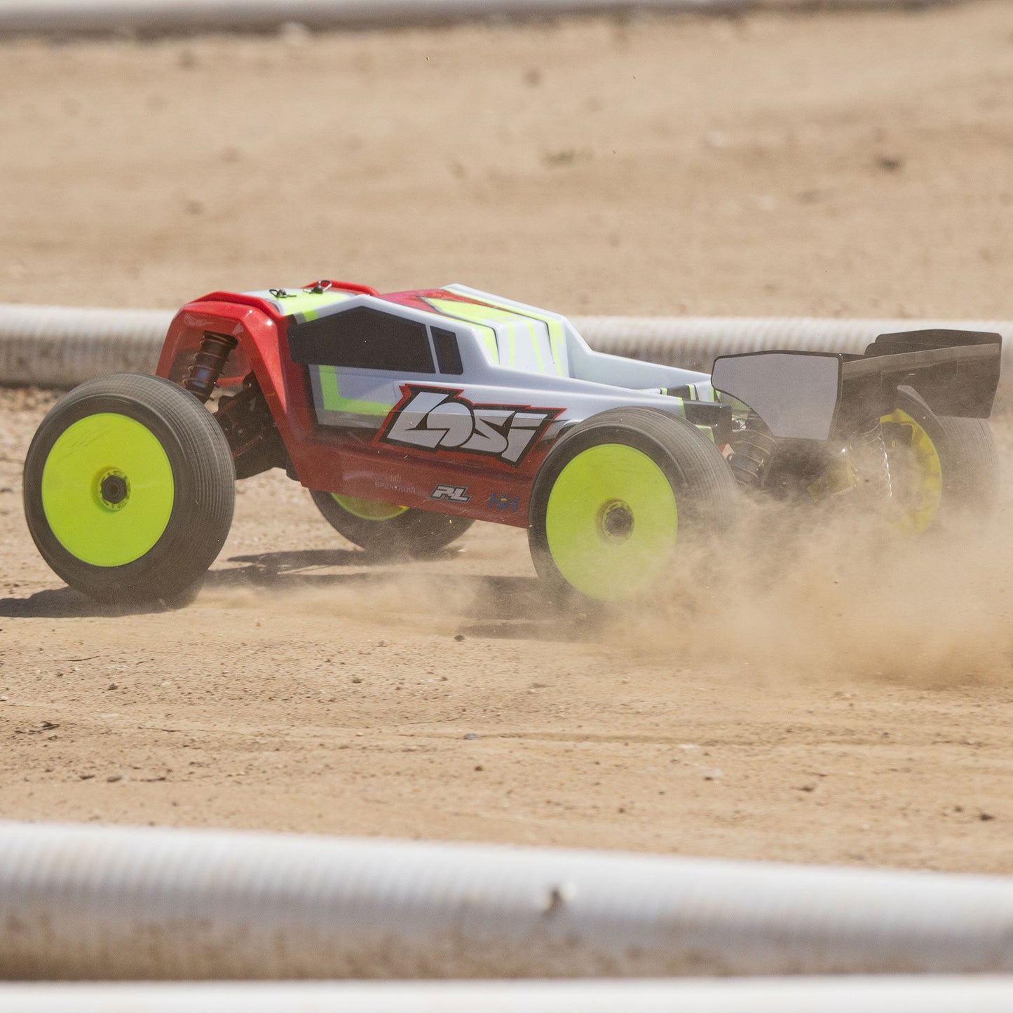 8IGHT-XTE Electric RTR: 1/8 4WD Truggy